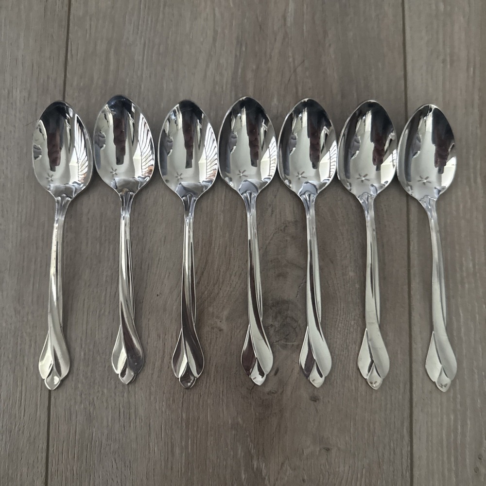 Oneida Stainless TRIBECA Set of 7 Teaspoons Glossy